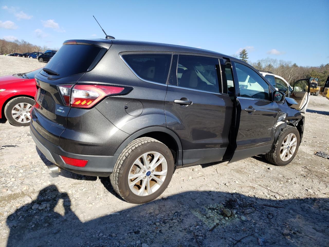 2017 FORD ESCAPE SE - Image 3