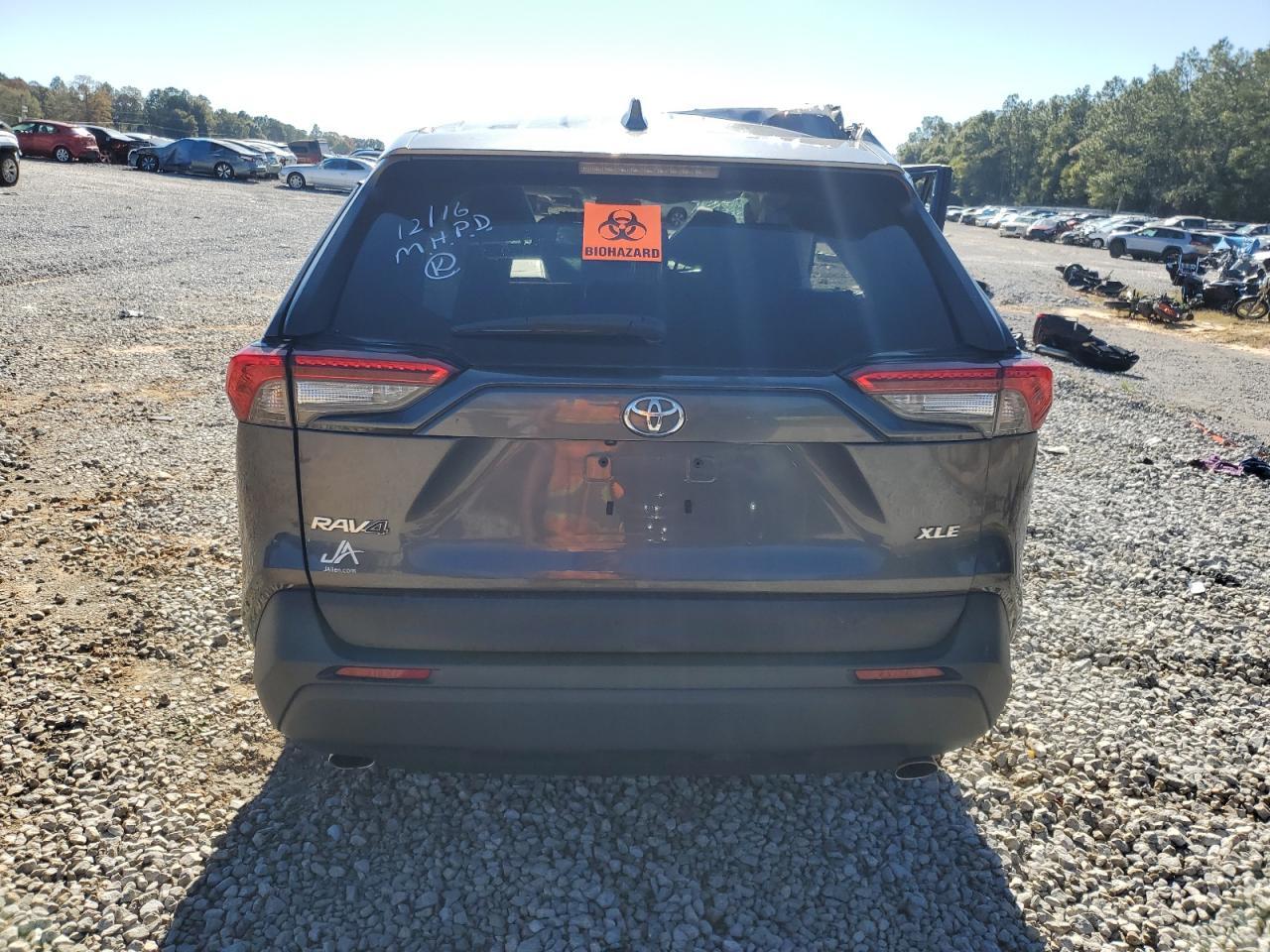 2020 TOYOTA RAV4 XLE P - Image 6