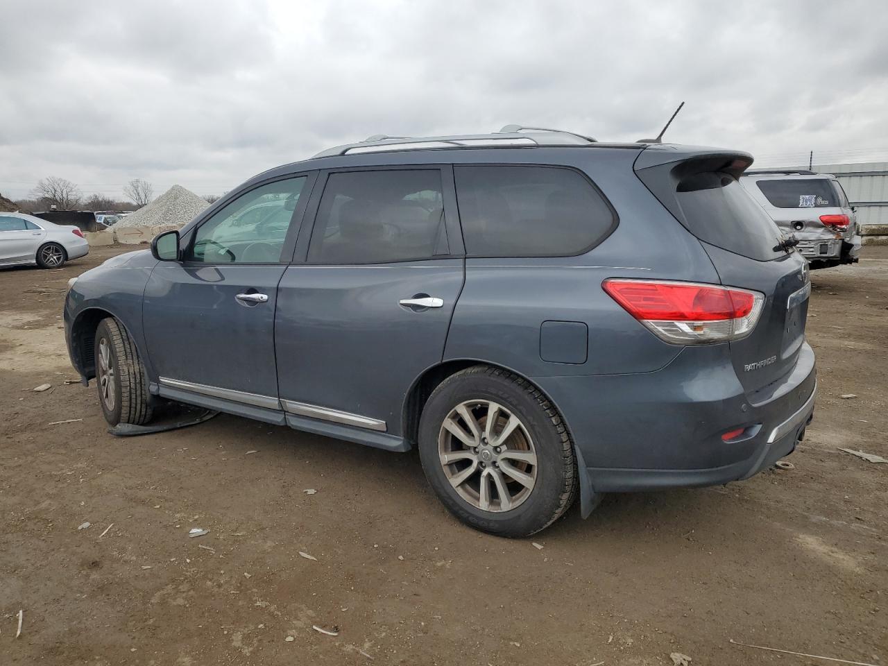 2013 NISSAN PATHFINDER - Image 2