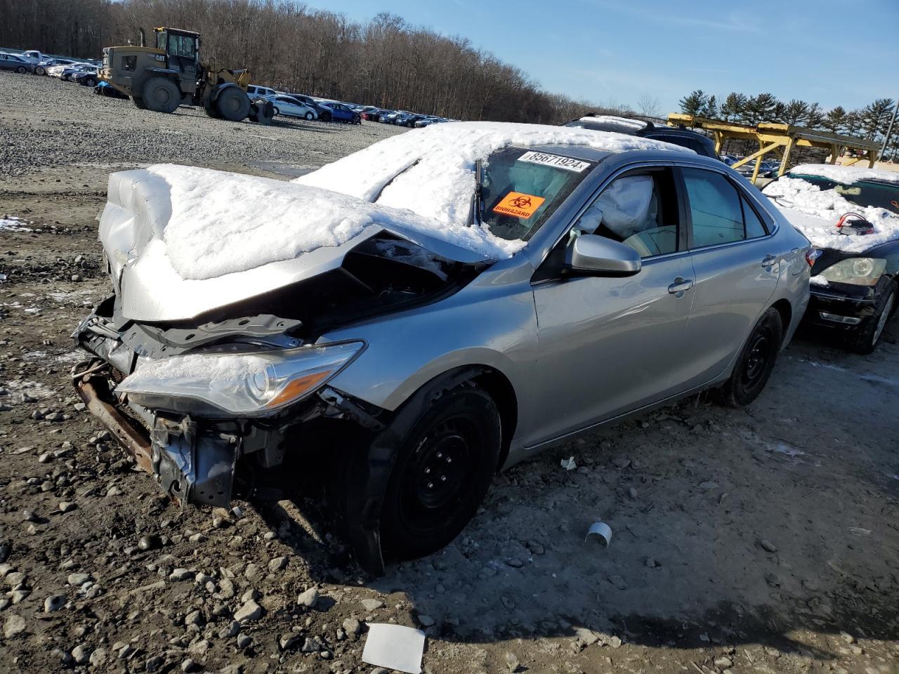 2016 TOYOTA CAMRY LE
