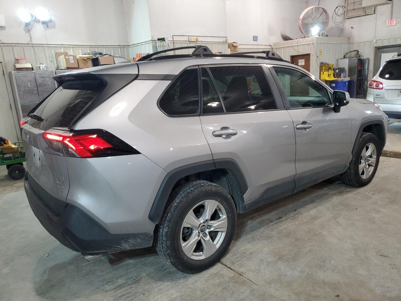 2020 TOYOTA RAV4 XLE - Image 3