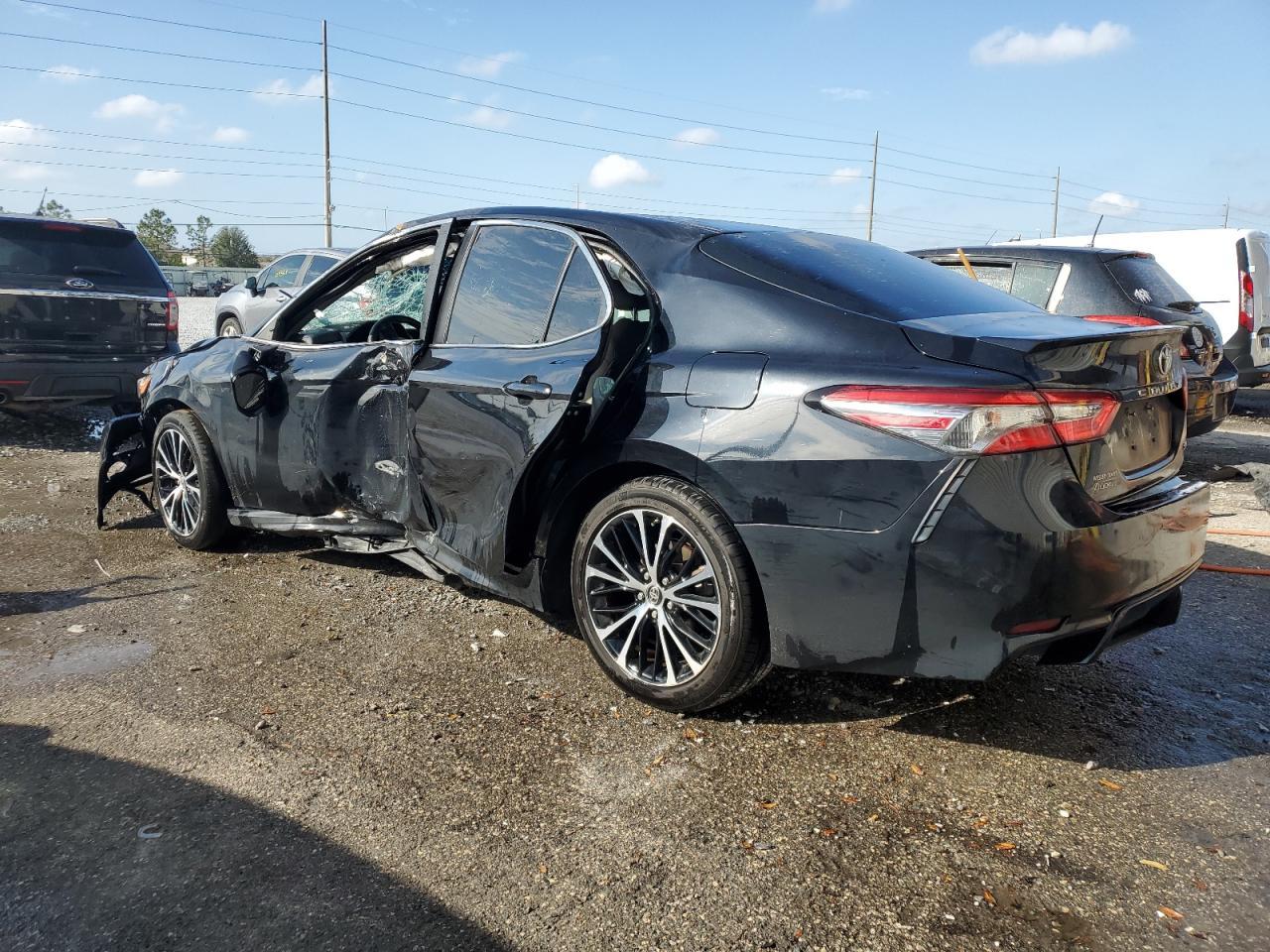 2018 TOYOTA CAMRY L - Image 2
