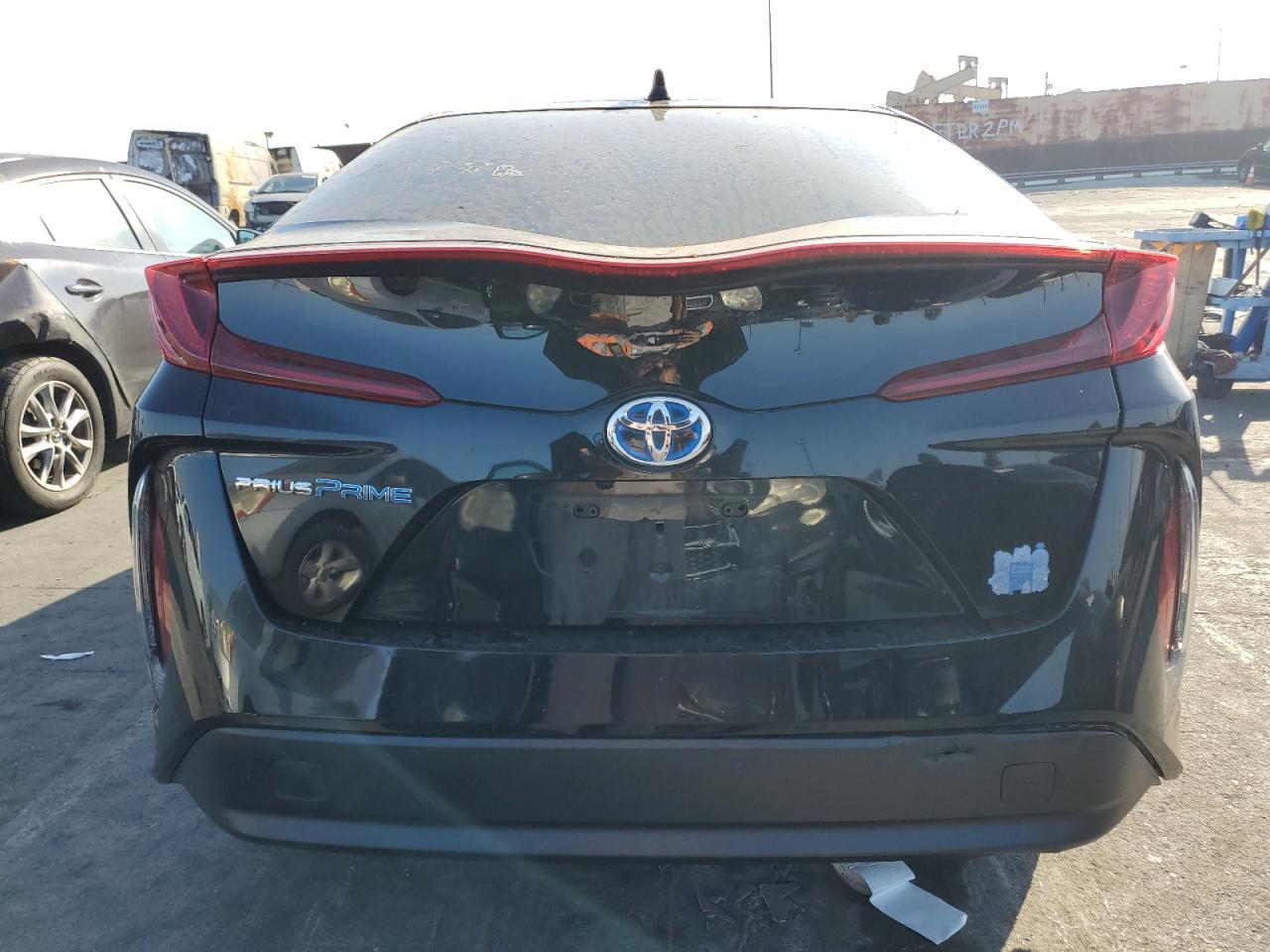 2022 TOYOTA PRIUS PRIM - Image 6