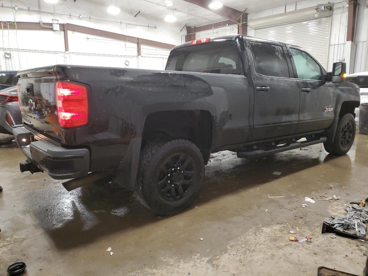 2017 CHEVROLET SILVERADO - Image 3