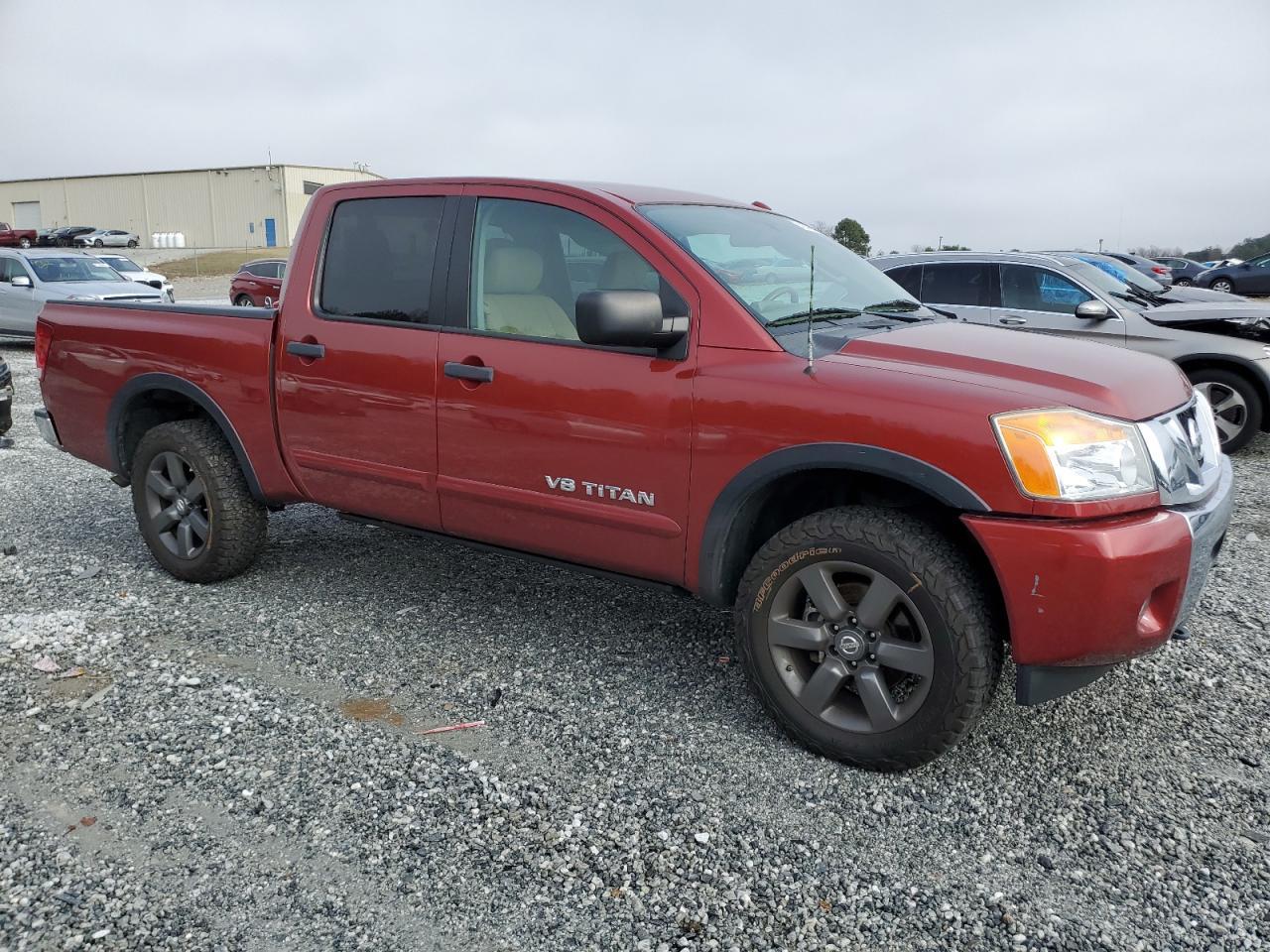 2015 NISSAN TITAN S - Фото 4