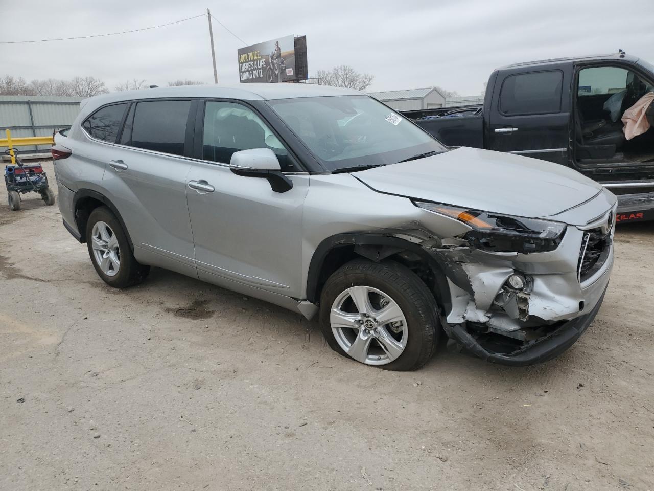 2024 TOYOTA HIGHLANDER - Image 4