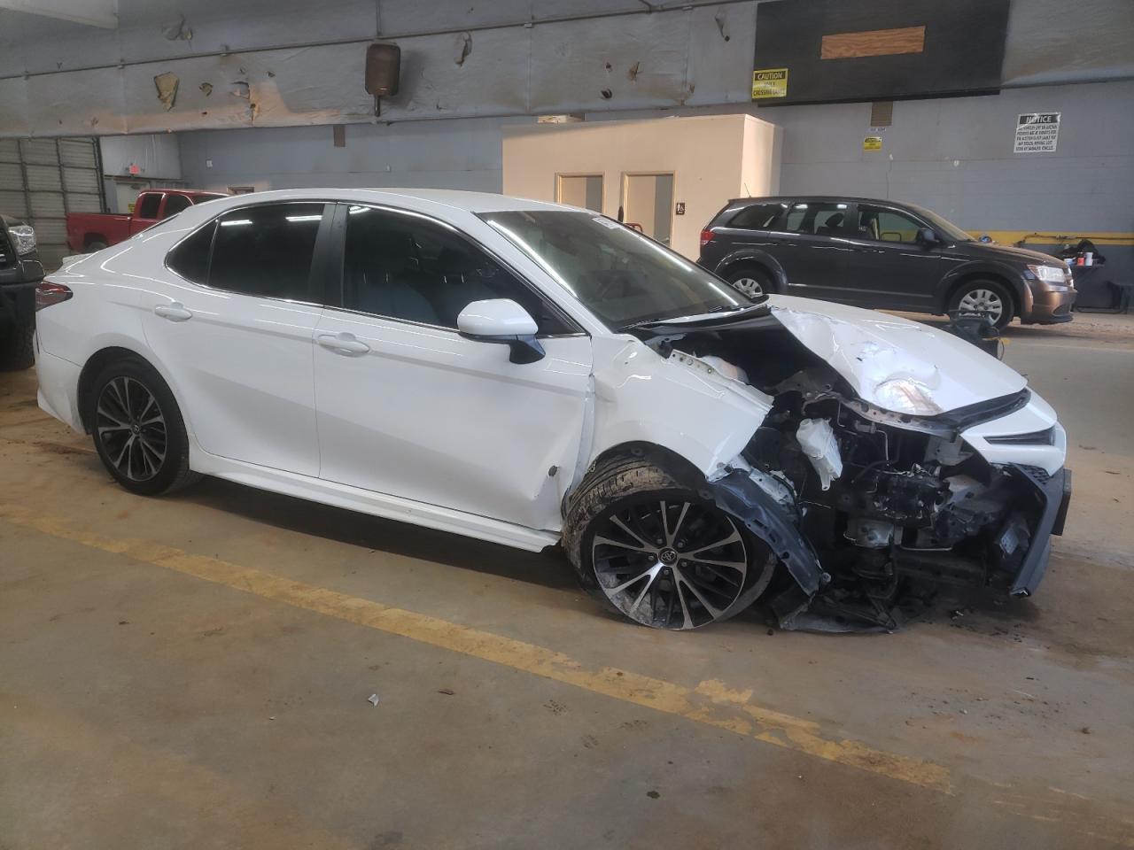 2018 TOYOTA CAMRY L - Image 4