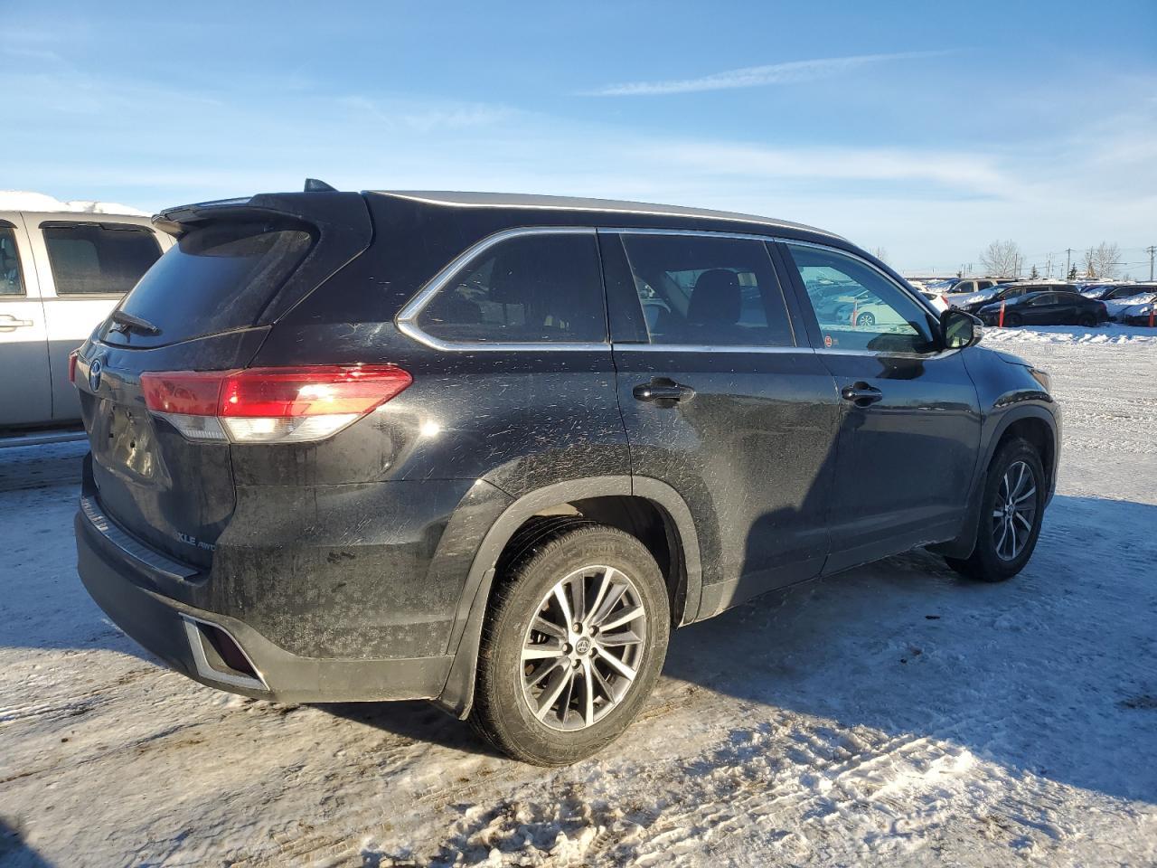2019 TOYOTA HIGHLANDER - Image 3