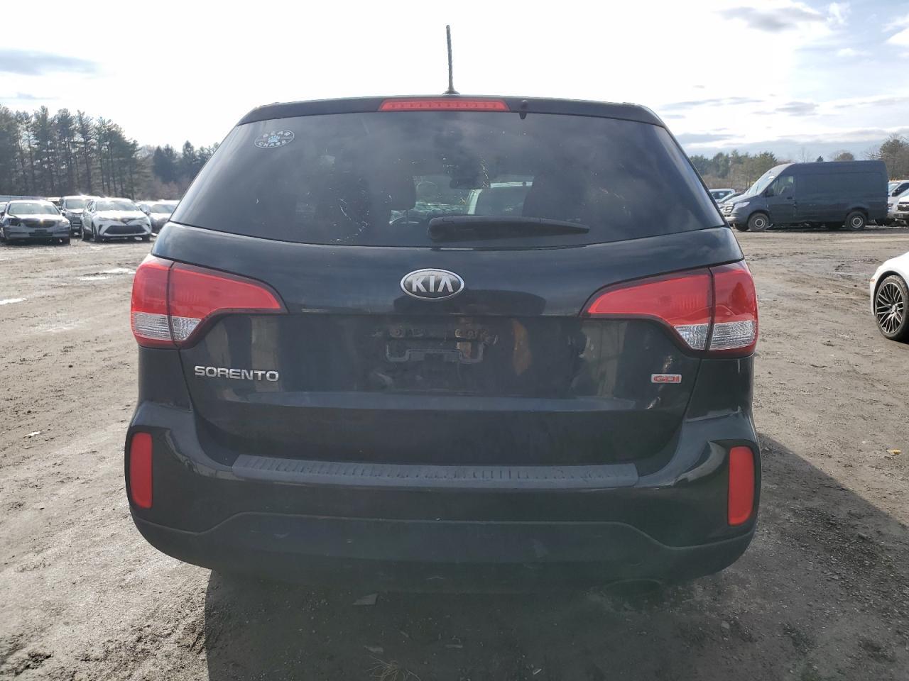 2014 KIA SORENTO LX - Image 6