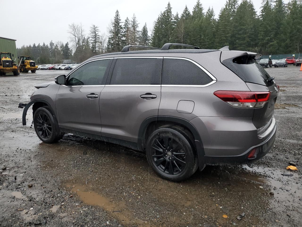 2019 TOYOTA HIGHLANDER - Image 2