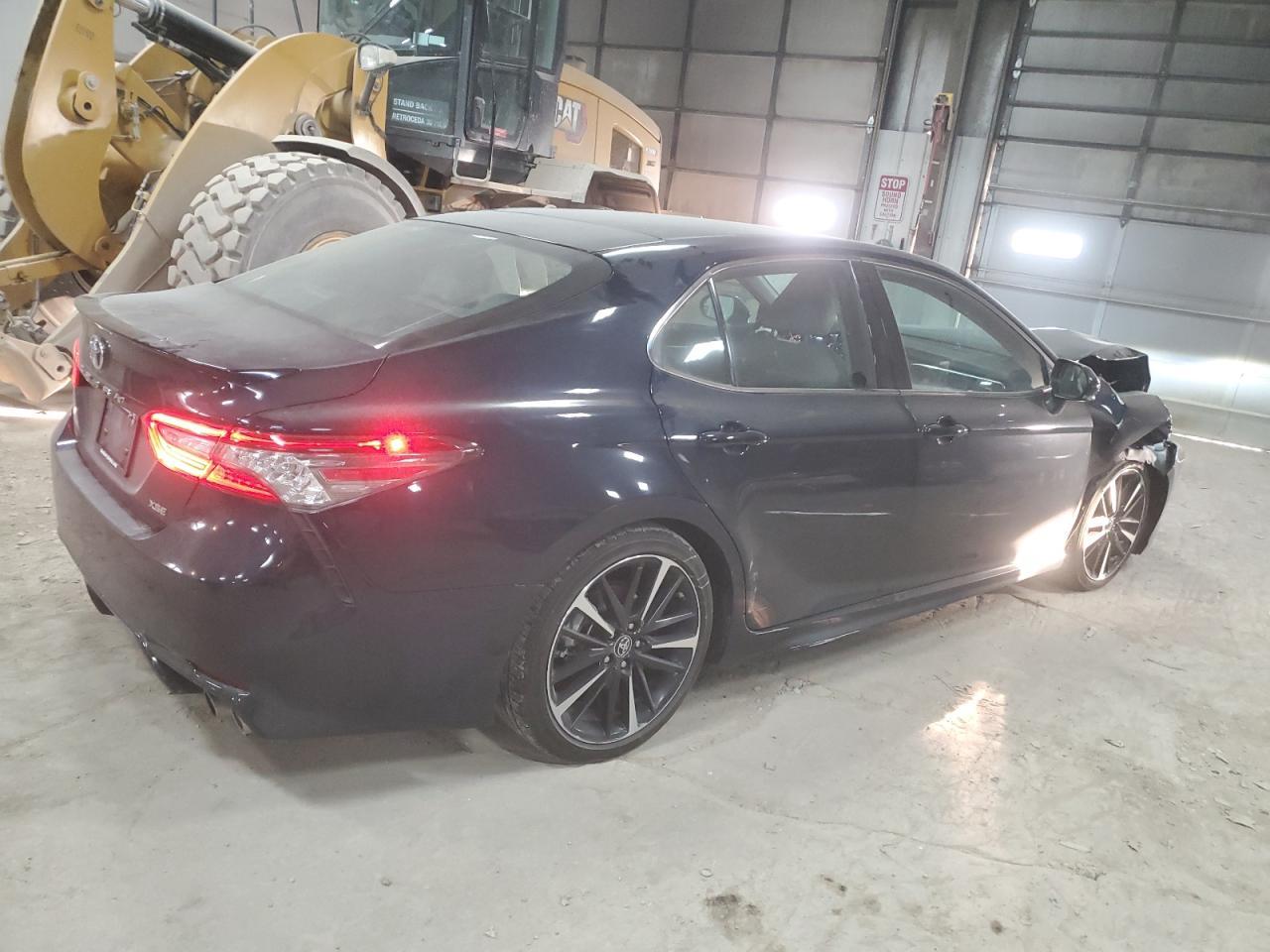 2018 TOYOTA CAMRY XSE - Фото 3