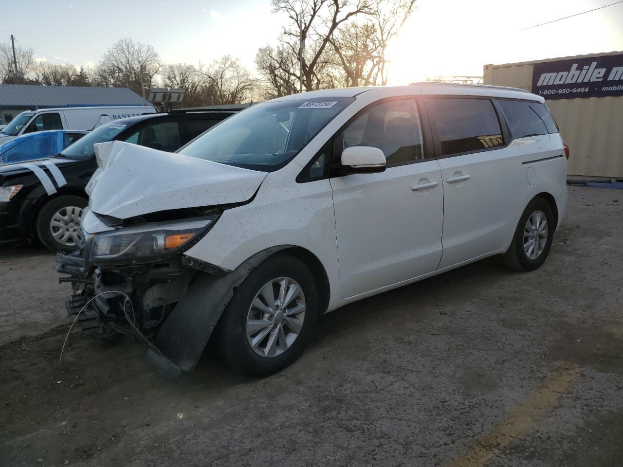 2016 KIA SEDONA LX