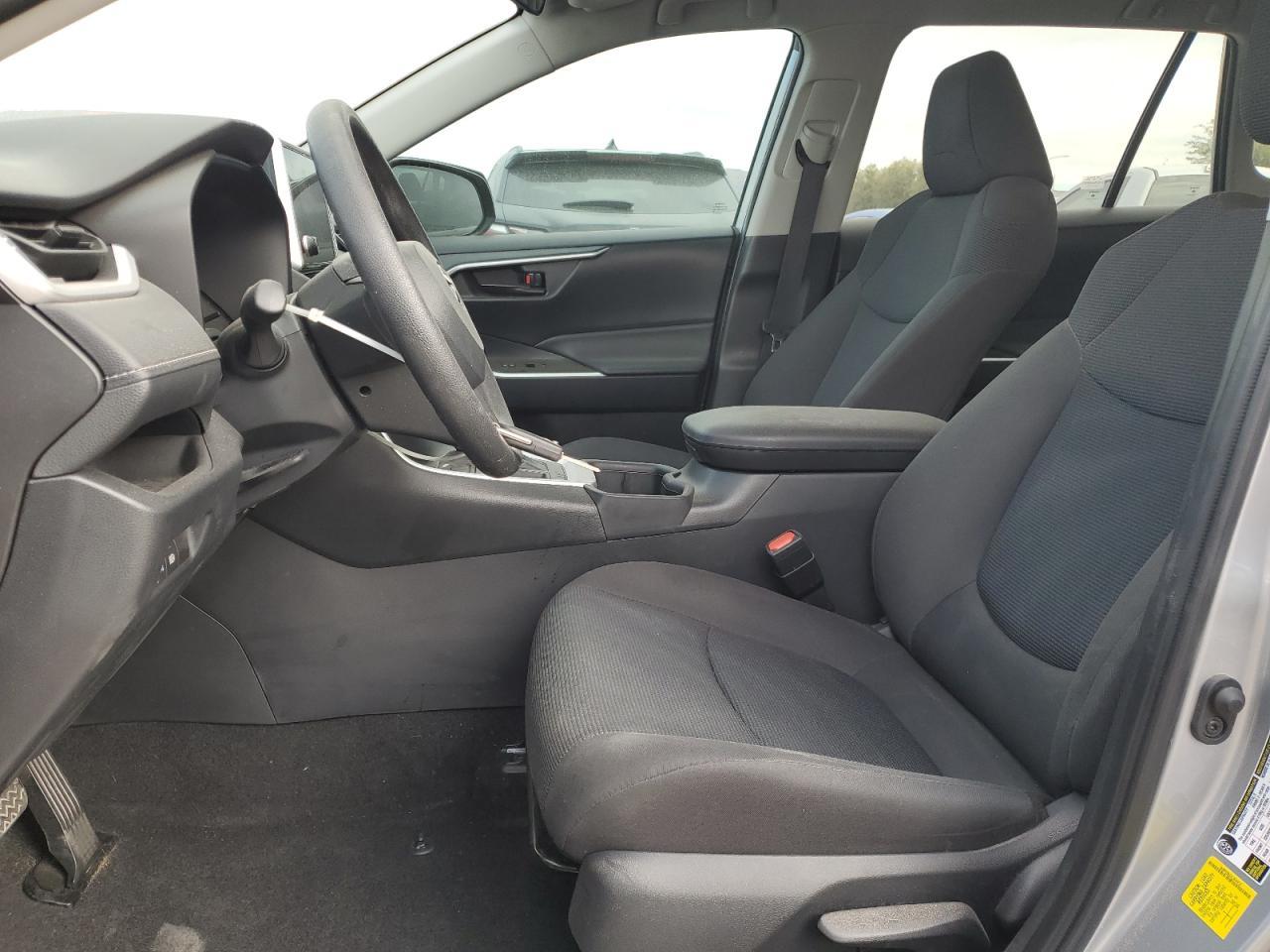 2023 TOYOTA RAV4 LE - Фото 7