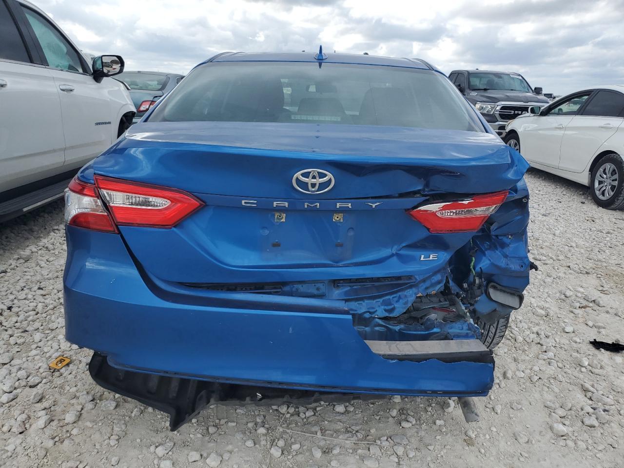 2020 TOYOTA CAMRY LE - Фото 6