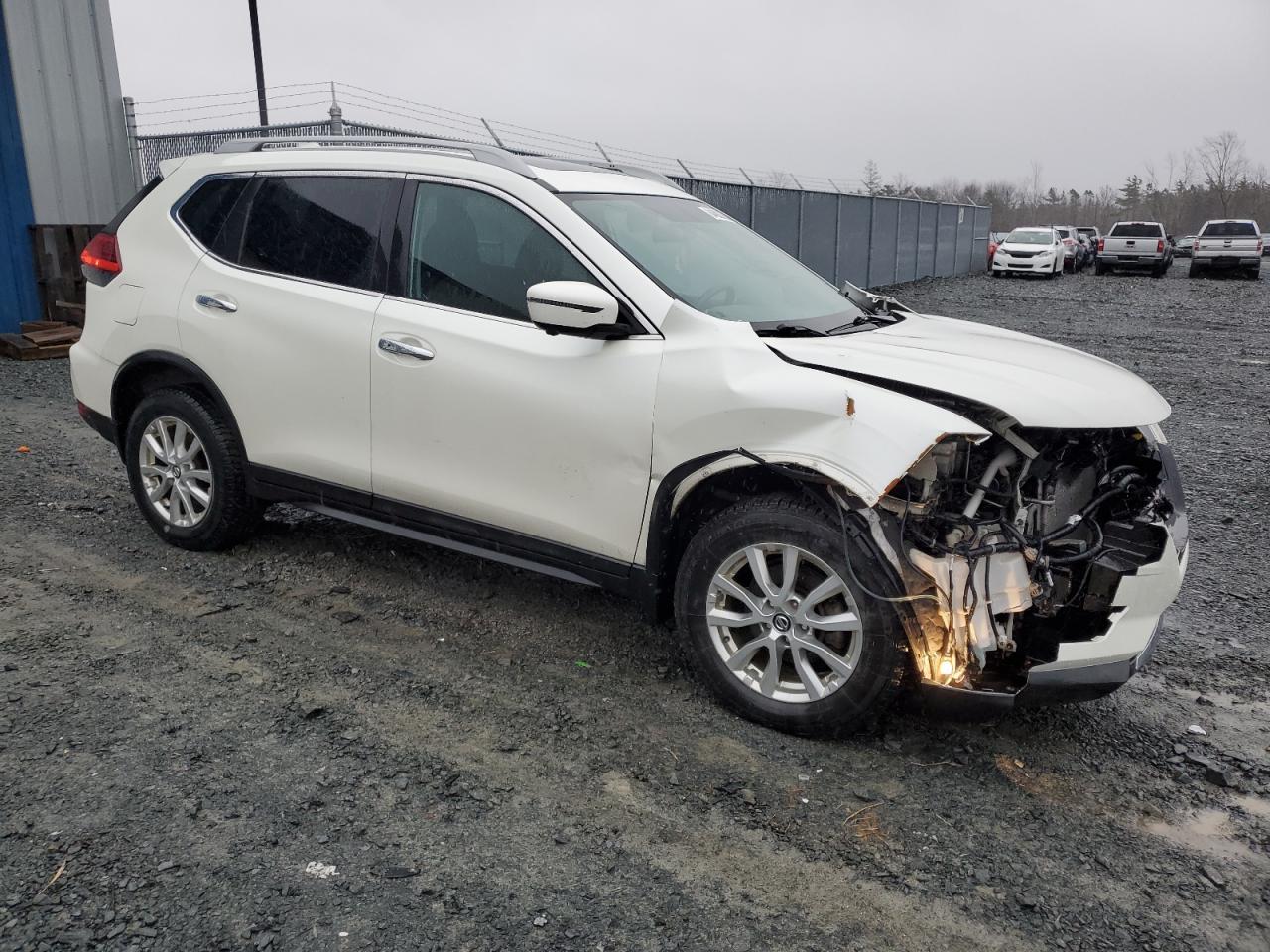 2017 NISSAN ROGUE SV - Фото 4