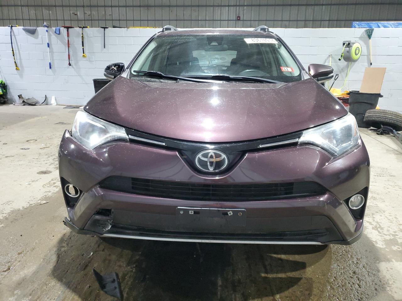 2017 TOYOTA RAV4 XLE - Фото 5