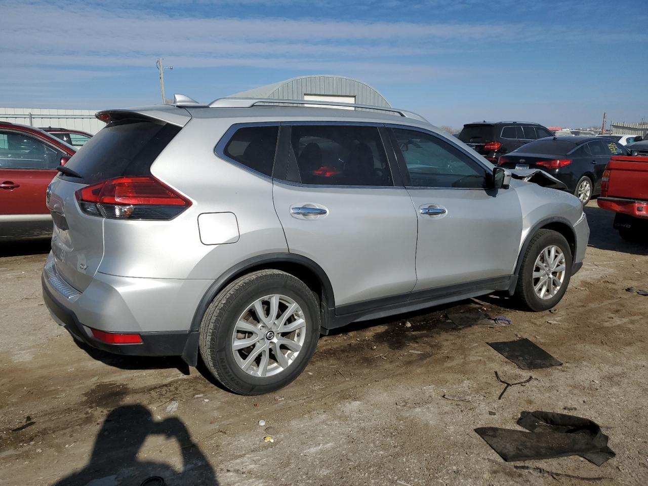 2017 NISSAN ROGUE S - Фото 3