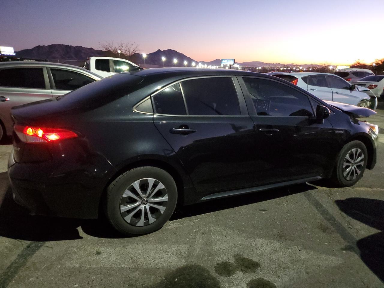 2021 TOYOTA COROLLA LE - Image 3