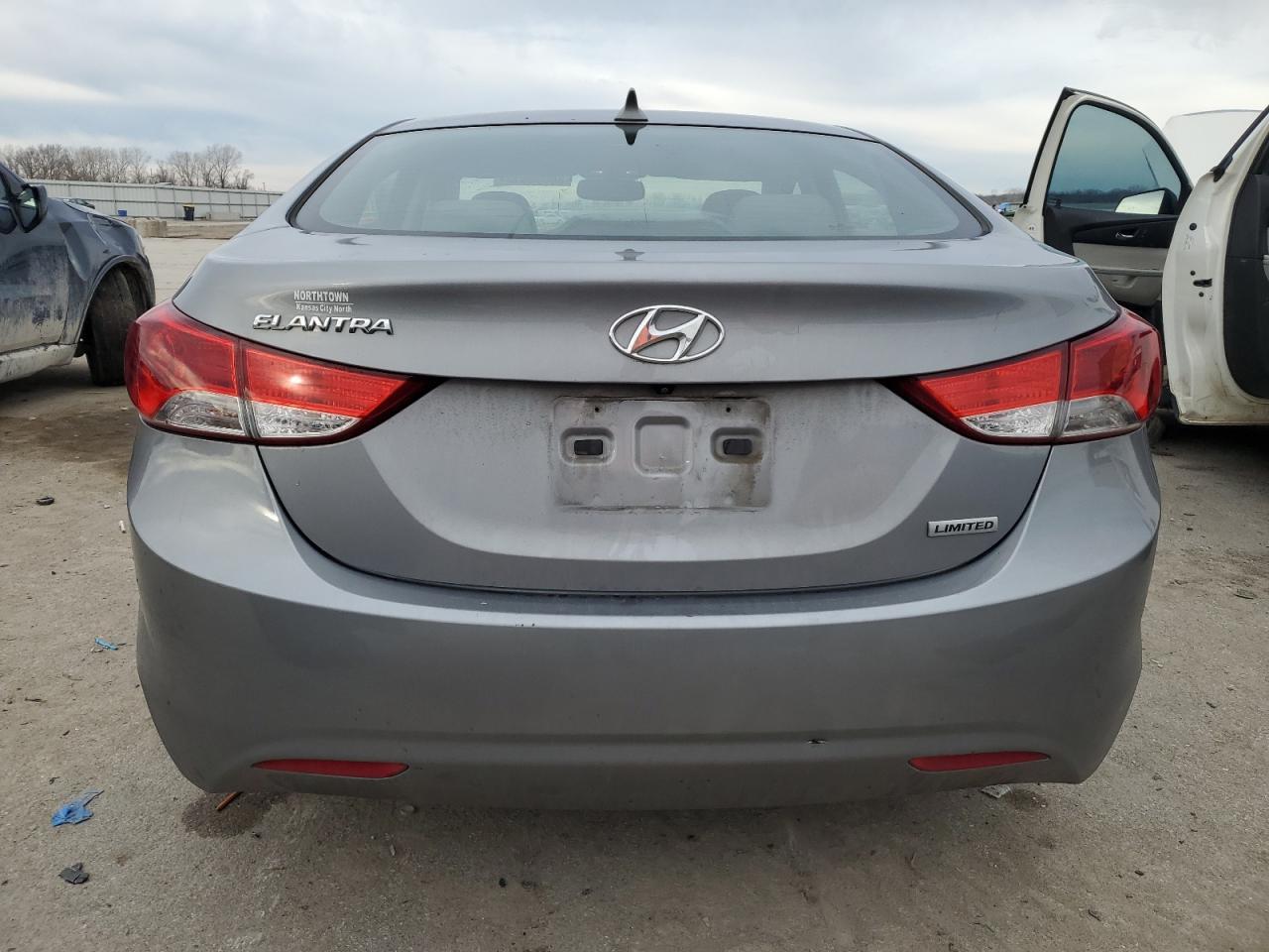2013 HYUNDAI ELANTRA GL - Image 6