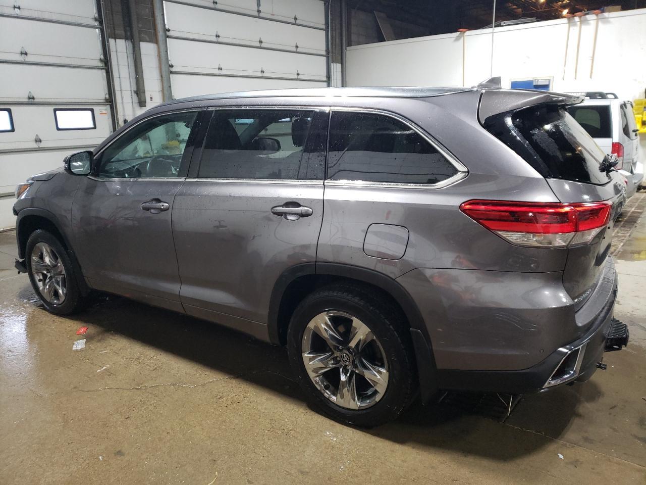 2019 TOYOTA HIGHLANDER - Image 2