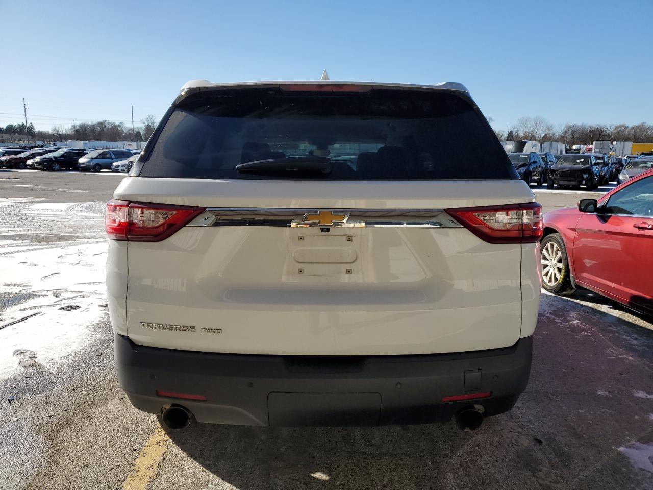 2021 CHEVROLET TRAVERSE L - Фото 6