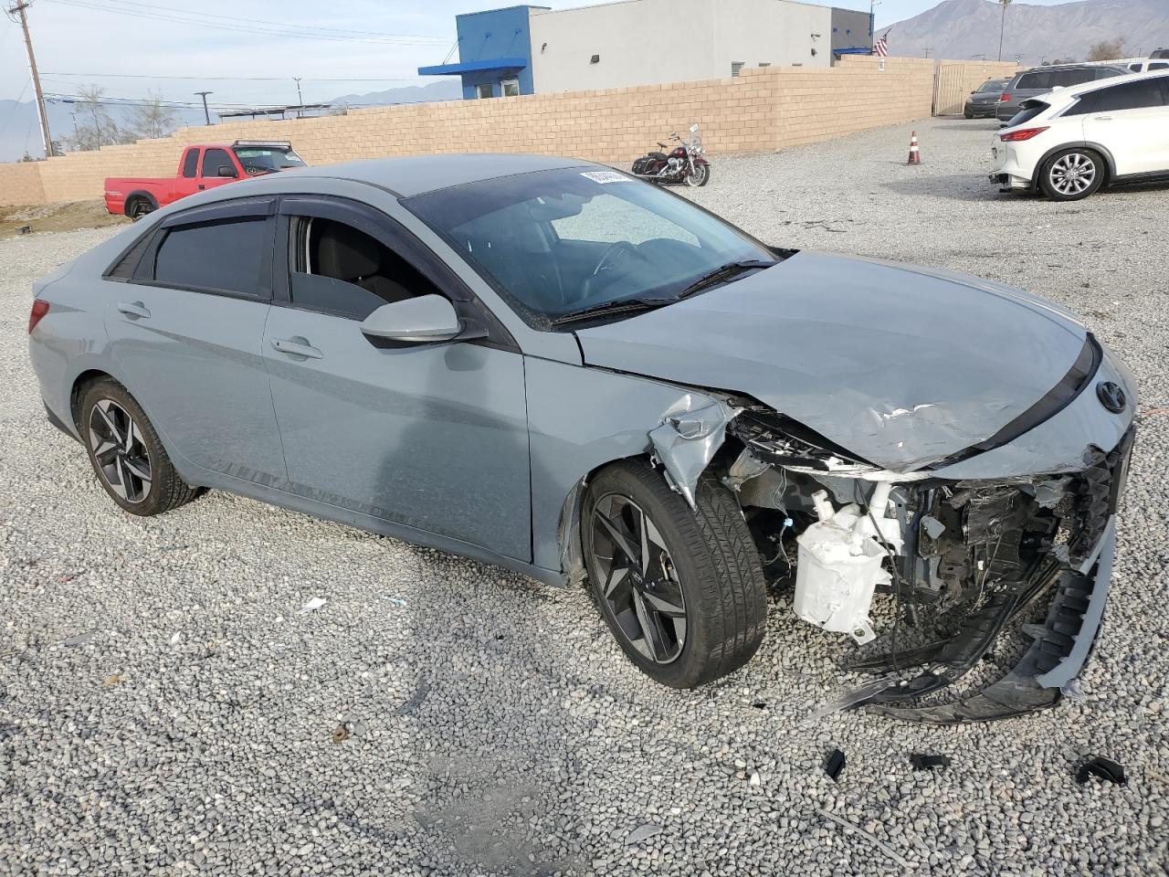 2023 HYUNDAI ELANTRA SE - Image 4