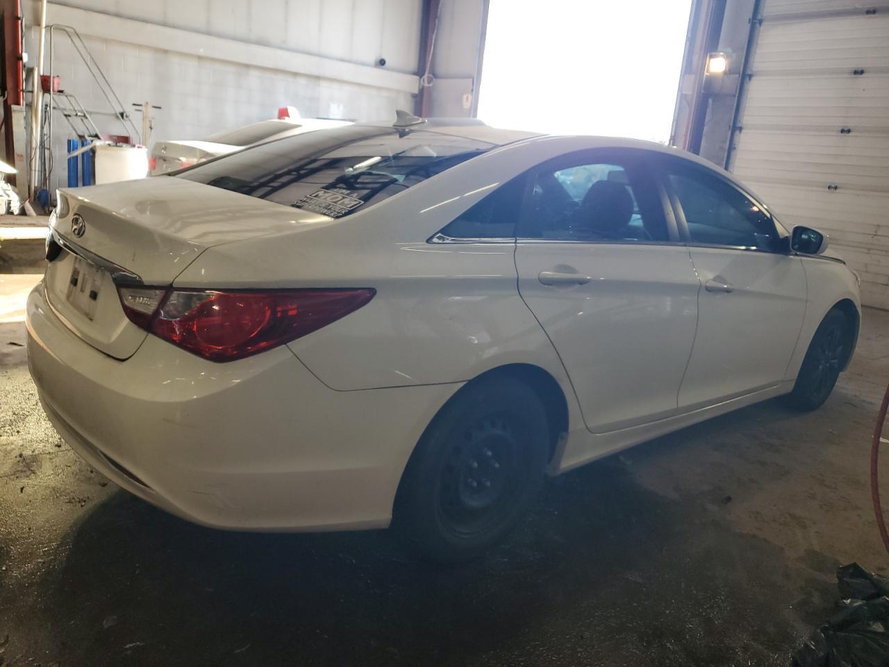 2013 HYUNDAI SONATA GLS - Image 3
