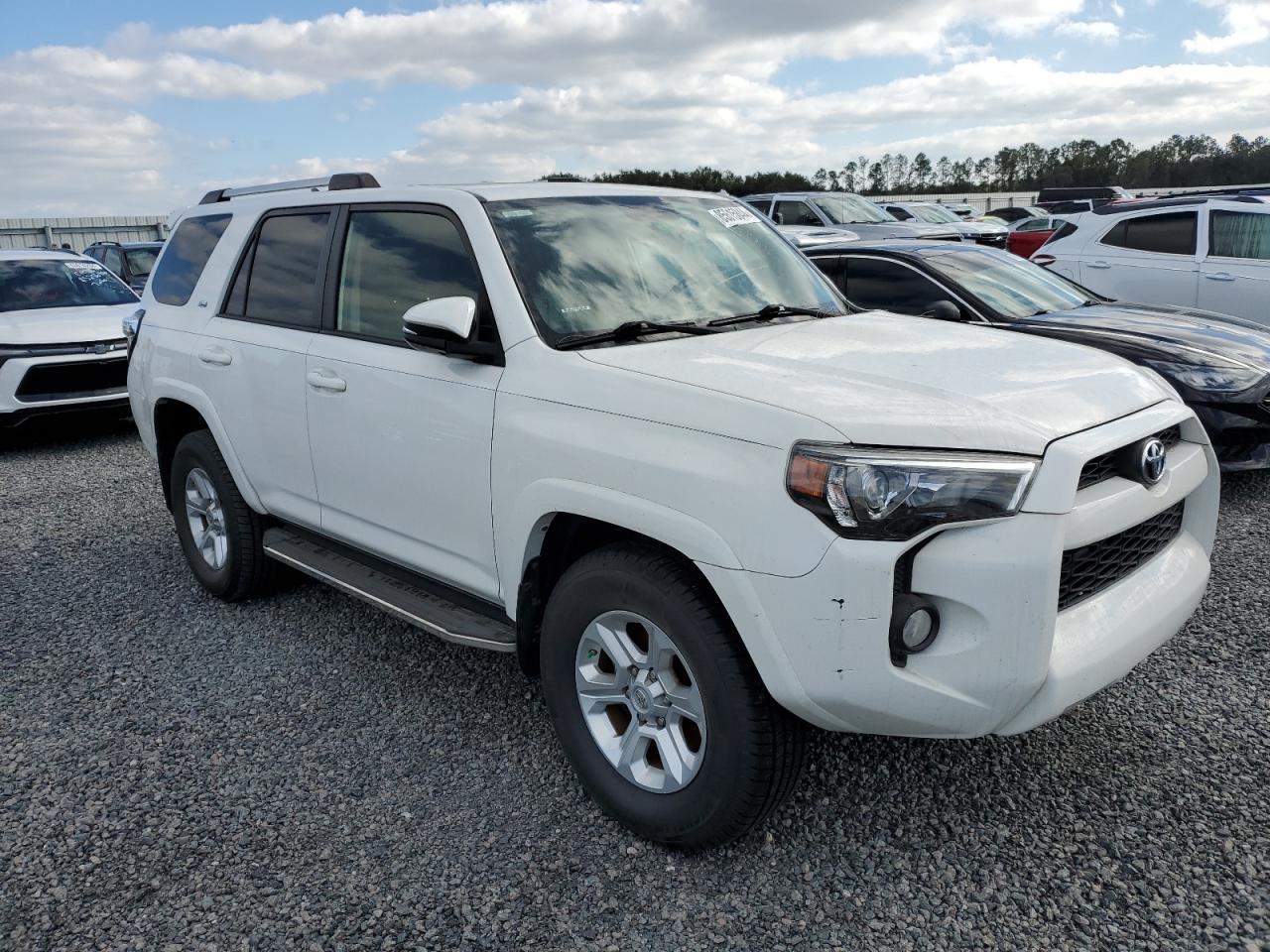 2019 TOYOTA 4RUNNER SR - Image 4