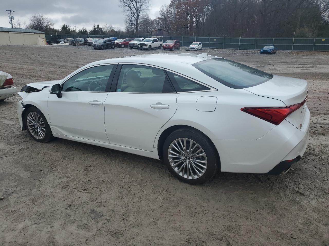 2019 TOYOTA AVALON XLE - Image 2