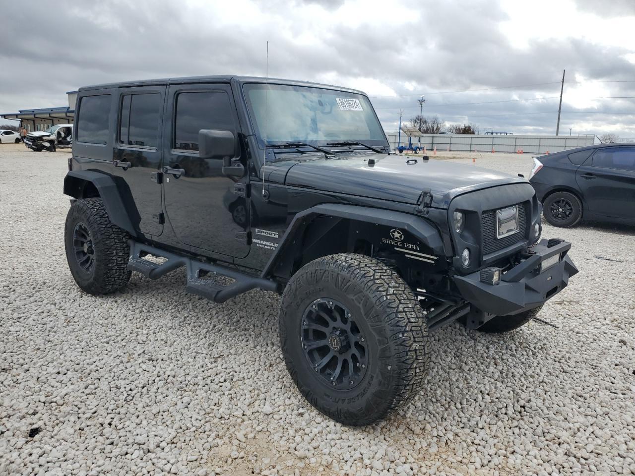 2015 JEEP WRANGLER U - Image 4