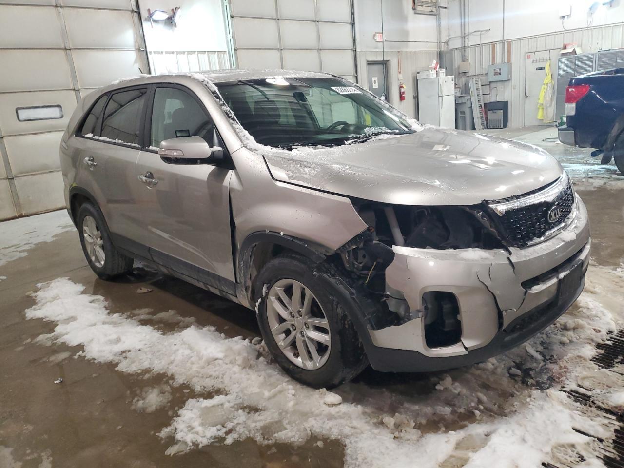 2014 KIA SORENTO LX - Фото 4