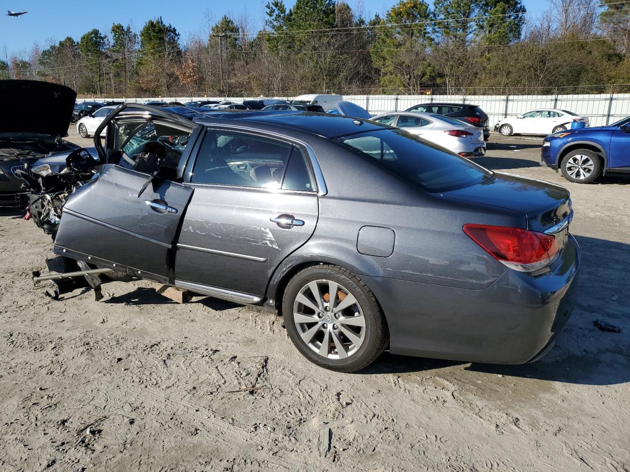 2011 TOYOTA AVALON BAS - Image 2