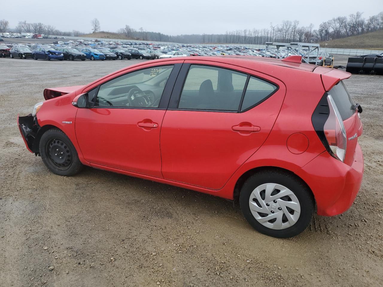 2016 TOYOTA PRIUS C - Image 2