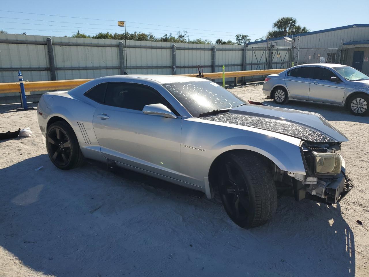 2011 CHEVROLET CAMARO LT - Image 4