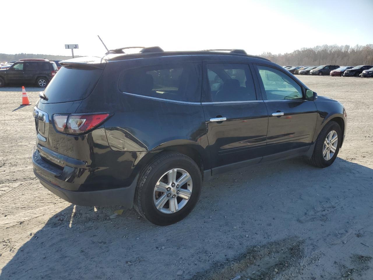 2014 CHEVROLET TRAVERSE L - Image 3