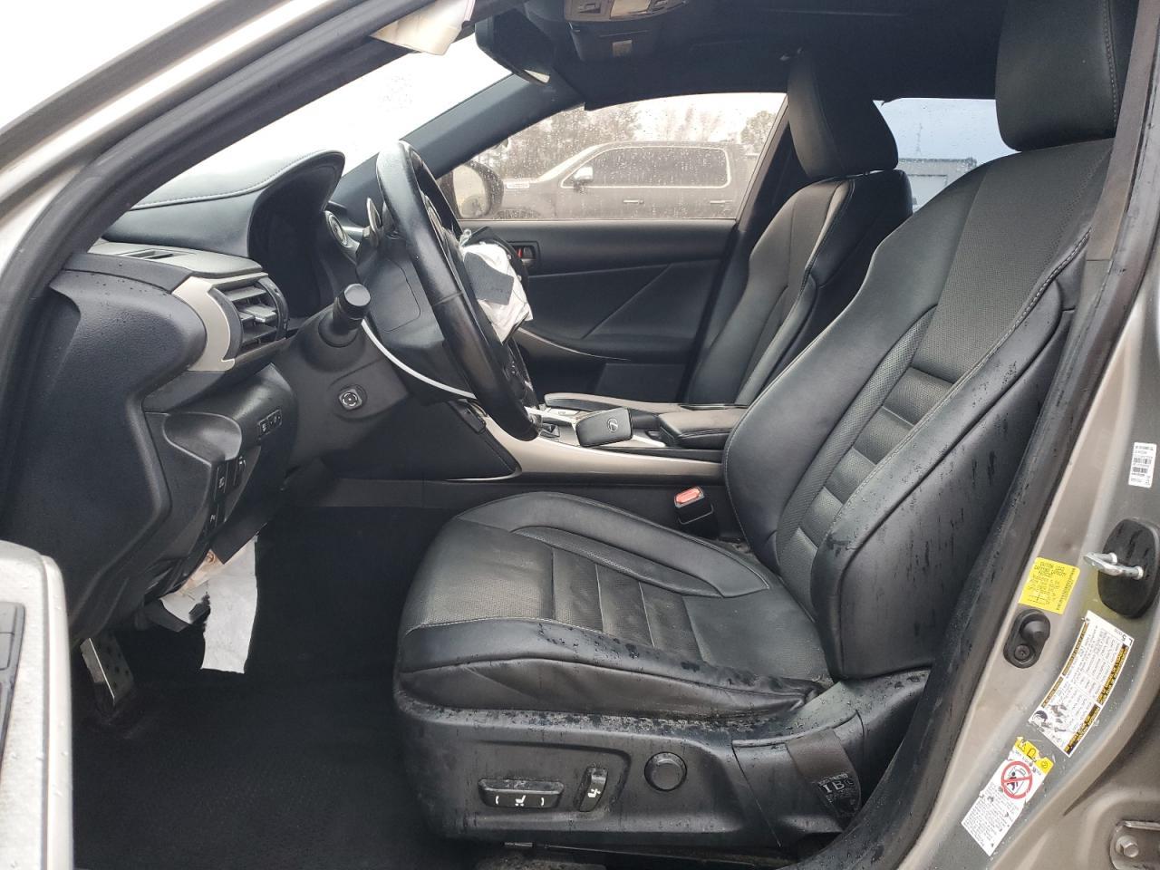 2018 LEXUS IS 300 - Image 7