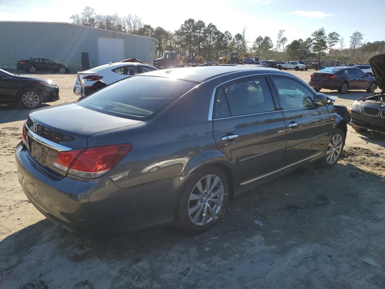 2011 TOYOTA AVALON BAS - Image 3