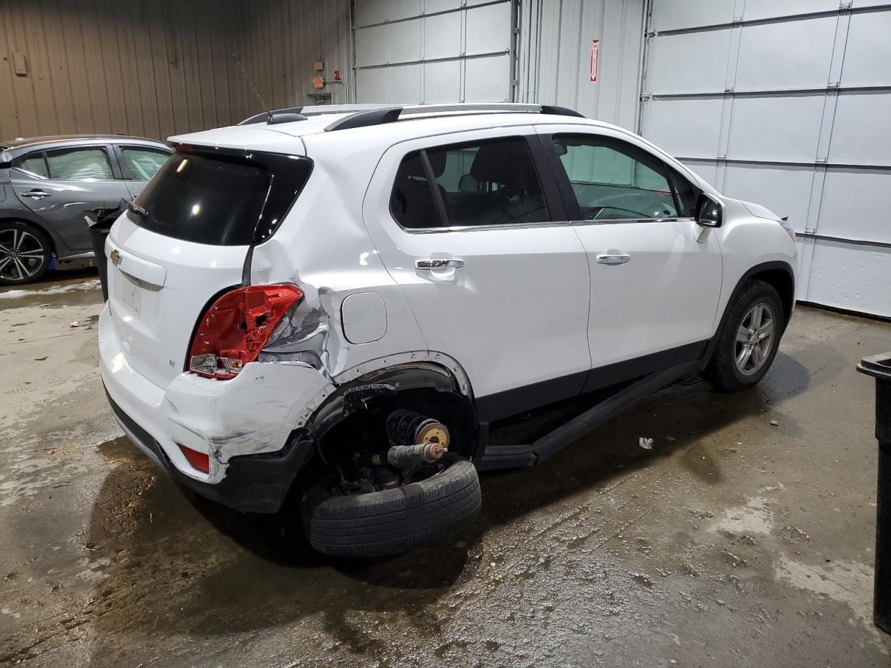 2019 CHEVROLET TRAX 1LT - Image 3