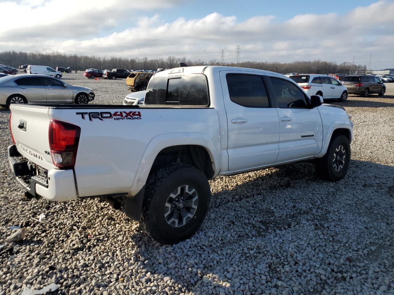 2018 TOYOTA TACOMA DOU - Фото 3