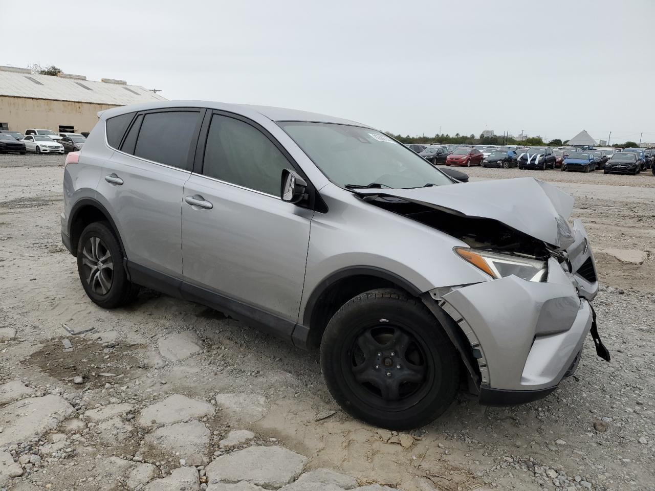 2018 TOYOTA RAV4 LE - Image 4