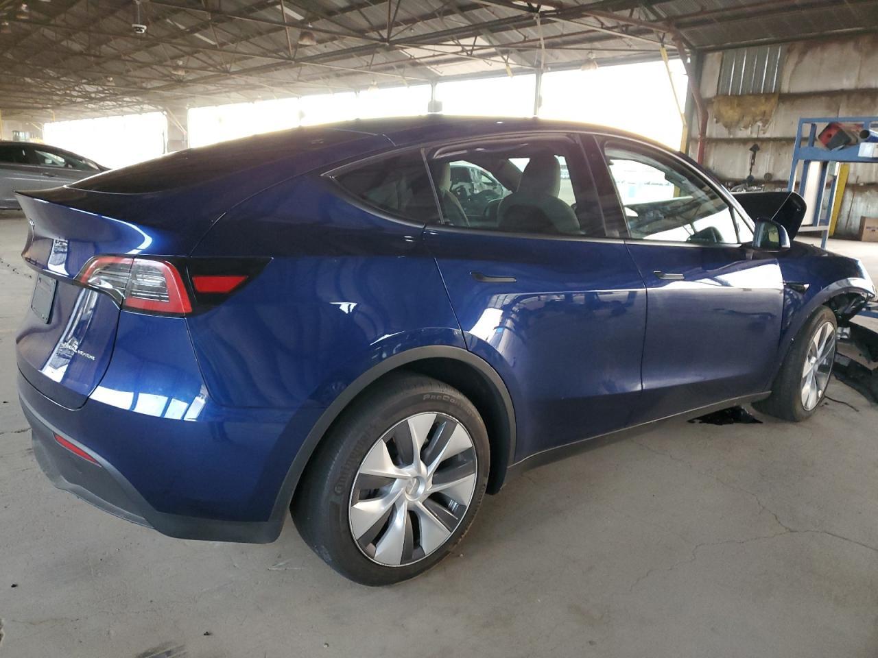 2023 TESLA MODEL Y - Фото 3