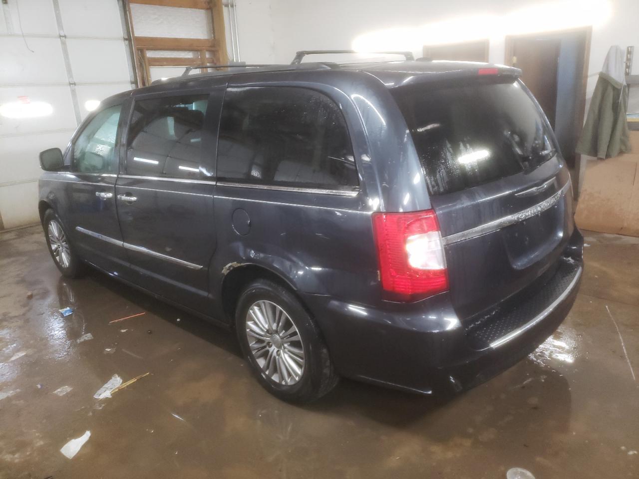 2014 CHRYSLER TOWN & COU - Image 2
