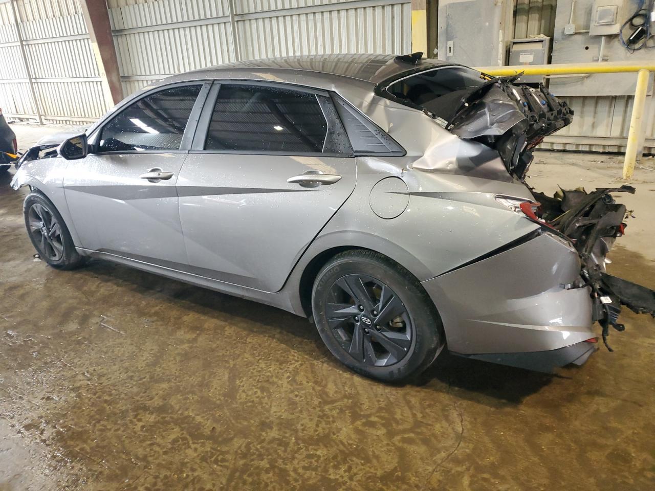2023 HYUNDAI ELANTRA SE - Фото 2