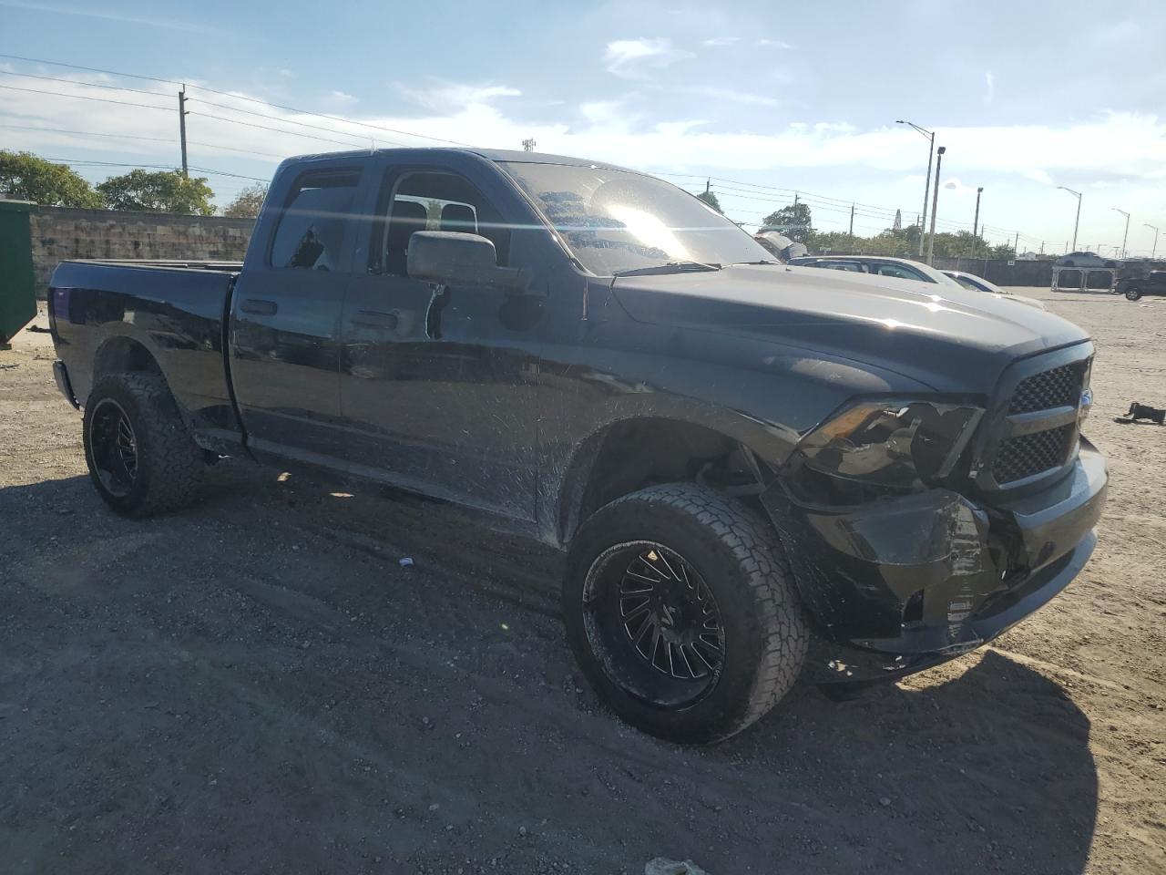 2018 RAM 1500 ST - Image 4