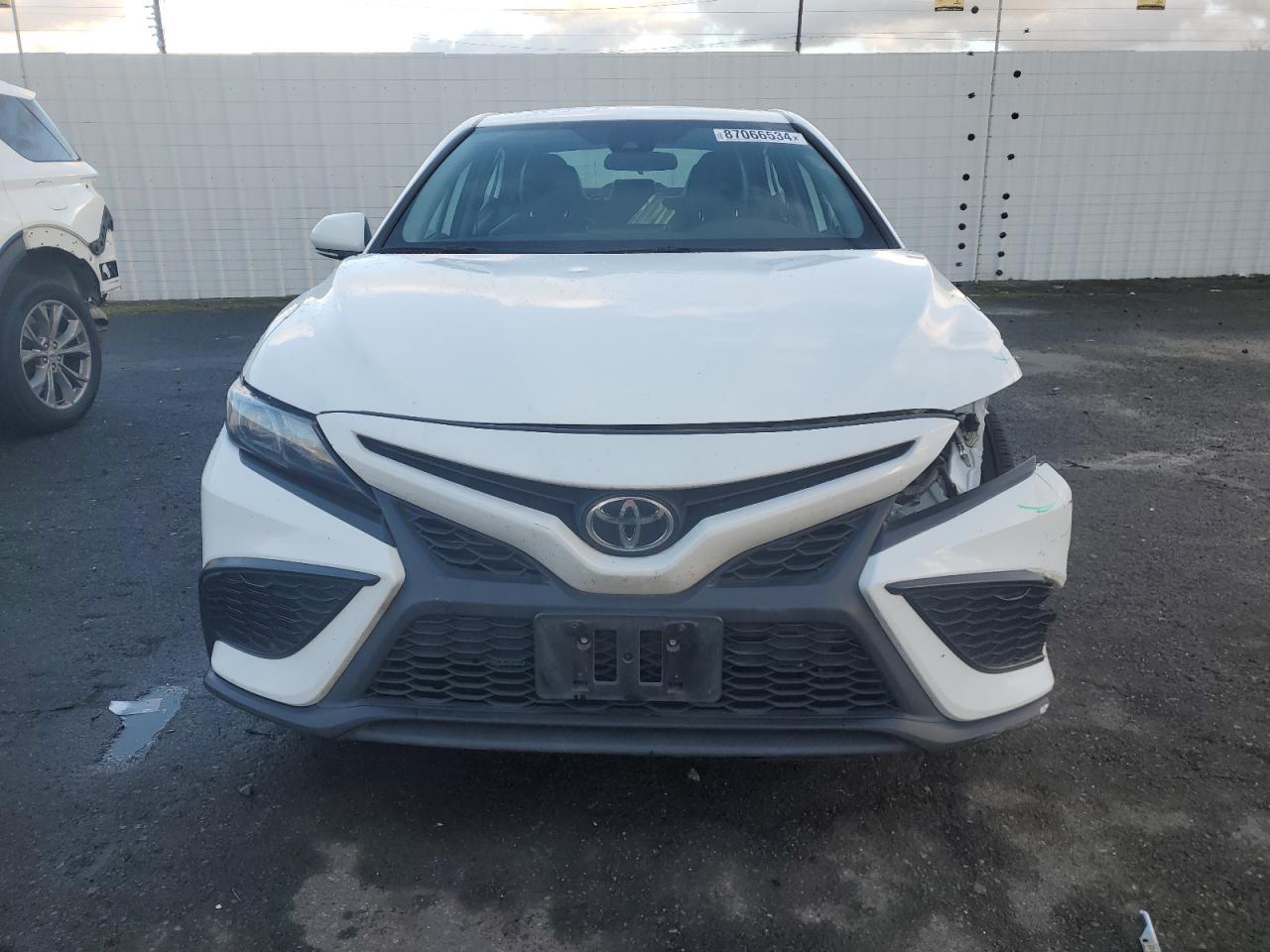 2021 TOYOTA CAMRY SE - Image 5