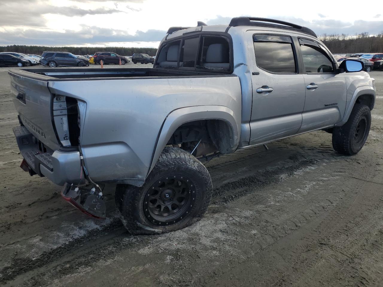 2019 TOYOTA TACOMA DOU - Фото 3