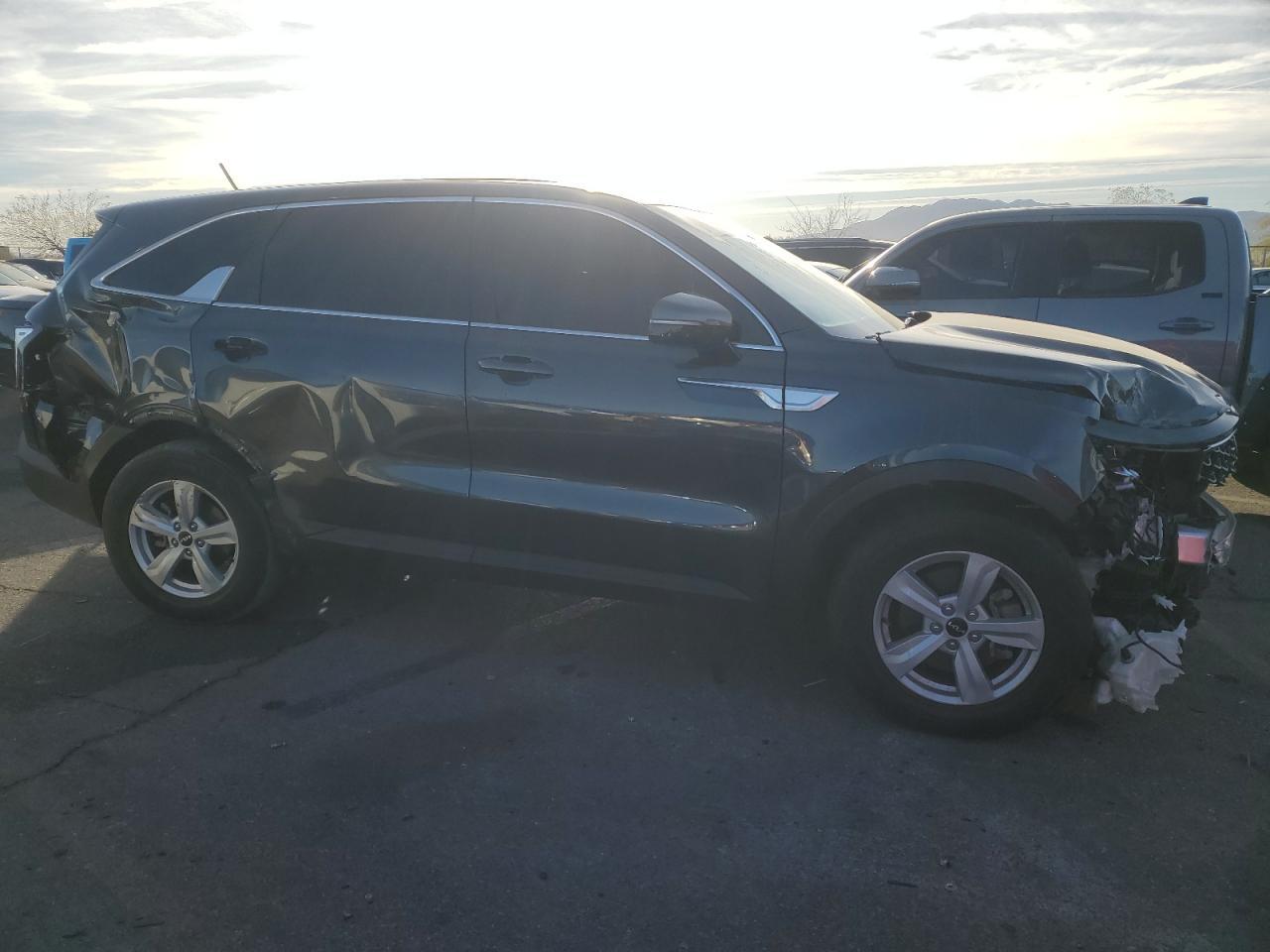 2023 KIA SORENTO LX - Фото 4
