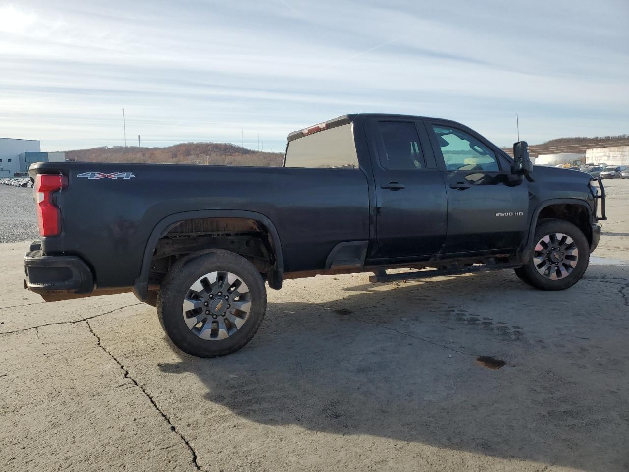 2024 CHEVROLET SILVERADO - Image 3