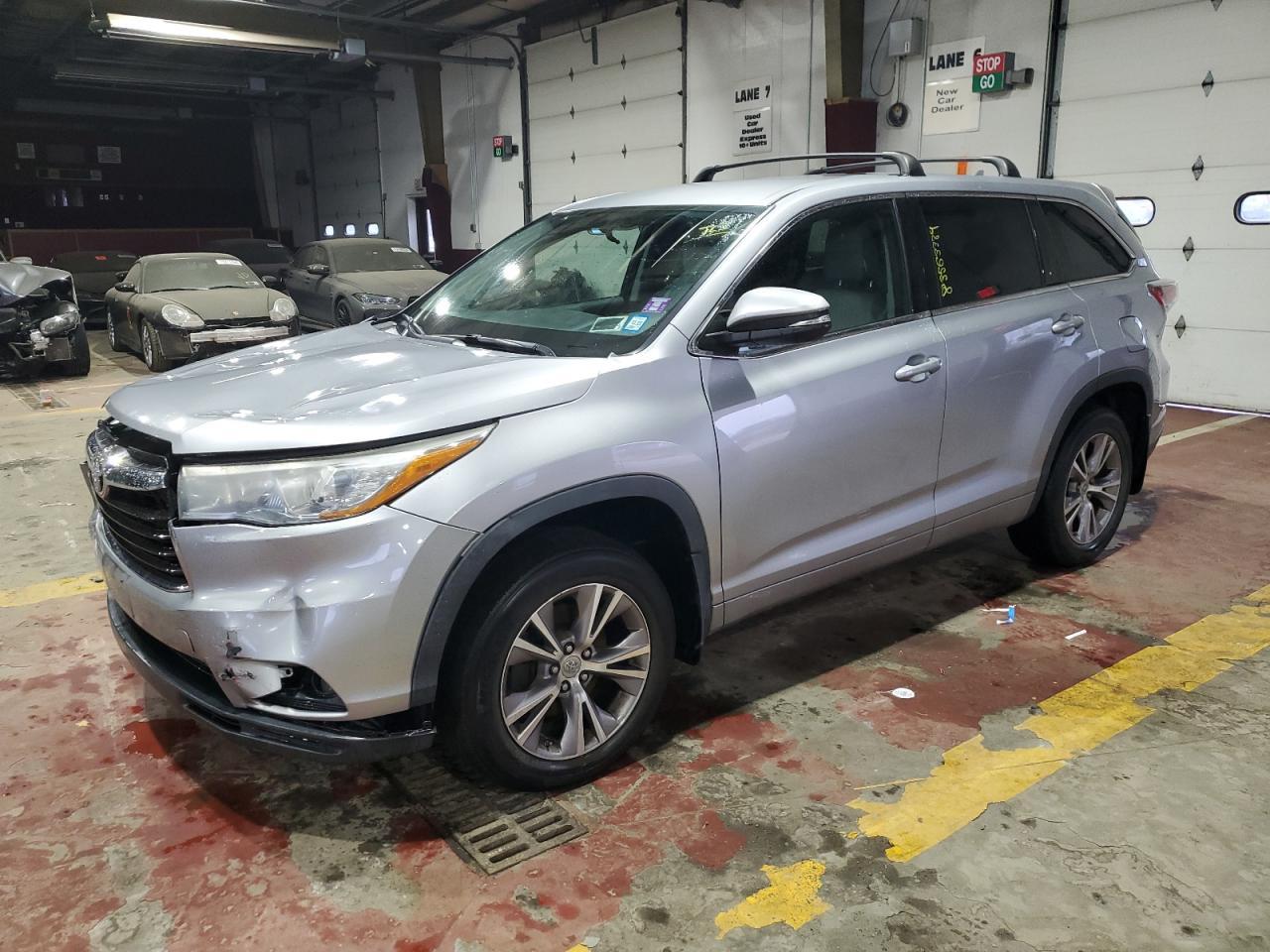 2015 TOYOTA HIGHLANDER