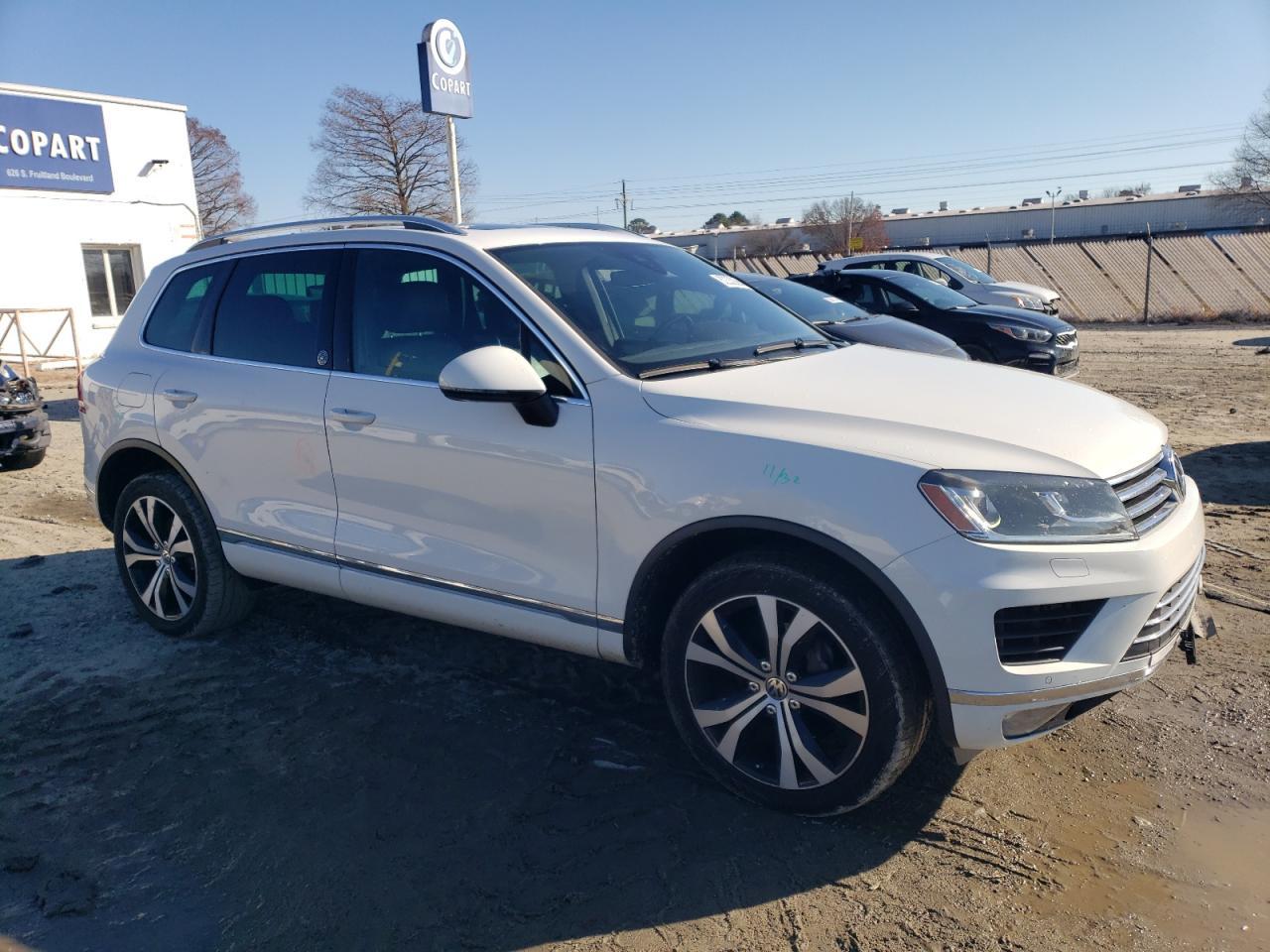 2017 VOLKSWAGEN TOUAREG WO - Image 4